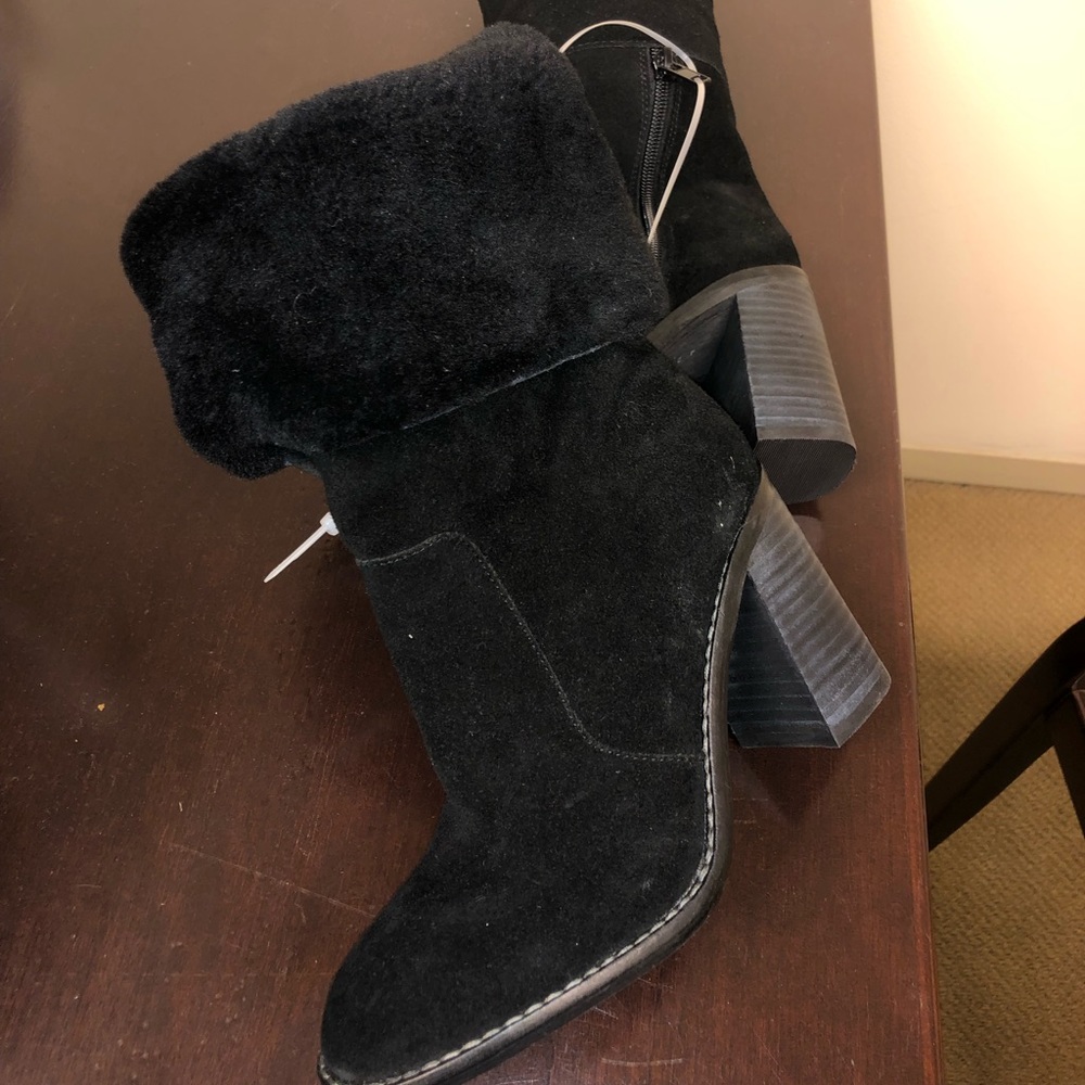 Suede black boots